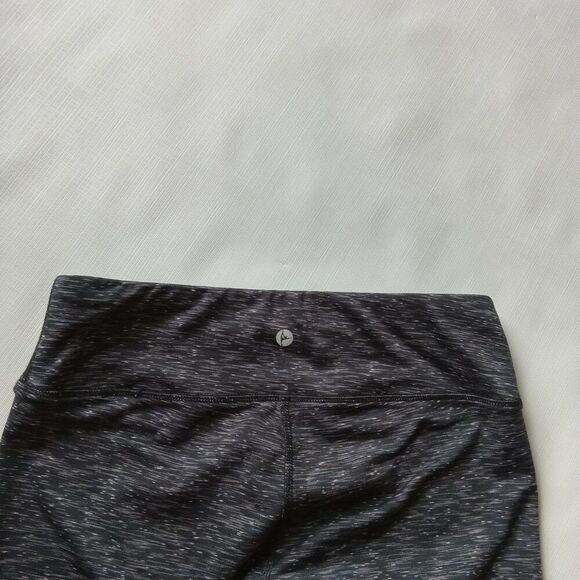90 Degree by Reflex Marled Charcoal Gray Speckled Capri Leggings Women's Small - Picture 9 of 12